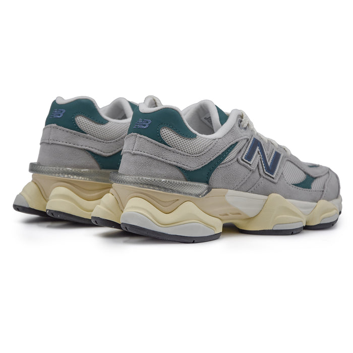 Sneakers Donna New Balance 9060HSM Grigio Dall'Estetica Futurista