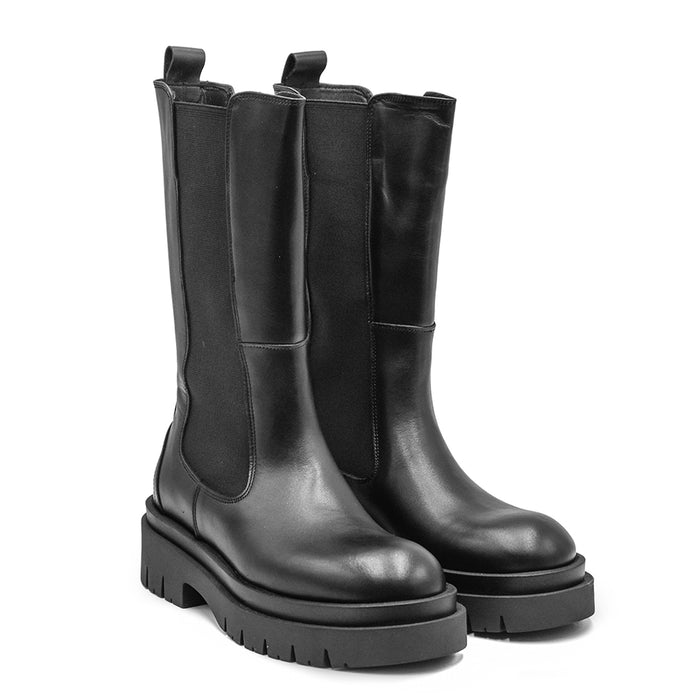 Black Women's Boots With A Biker Look For Every Outfit STM