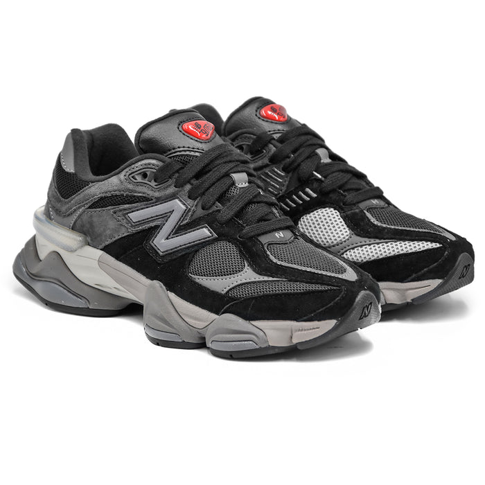 New Balance 9060BLK Sneakers Nero Dall'Estetica Futurista Donna