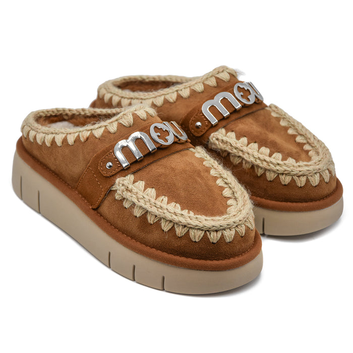 Sabot Mou Bounce Clog Cognac Con Logo In Metallo Su Fascia Donna